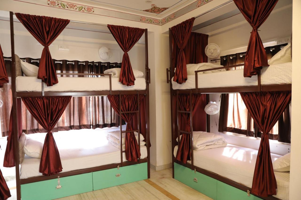 Hostel Funky Bunky Удайпур Экстерьер фото