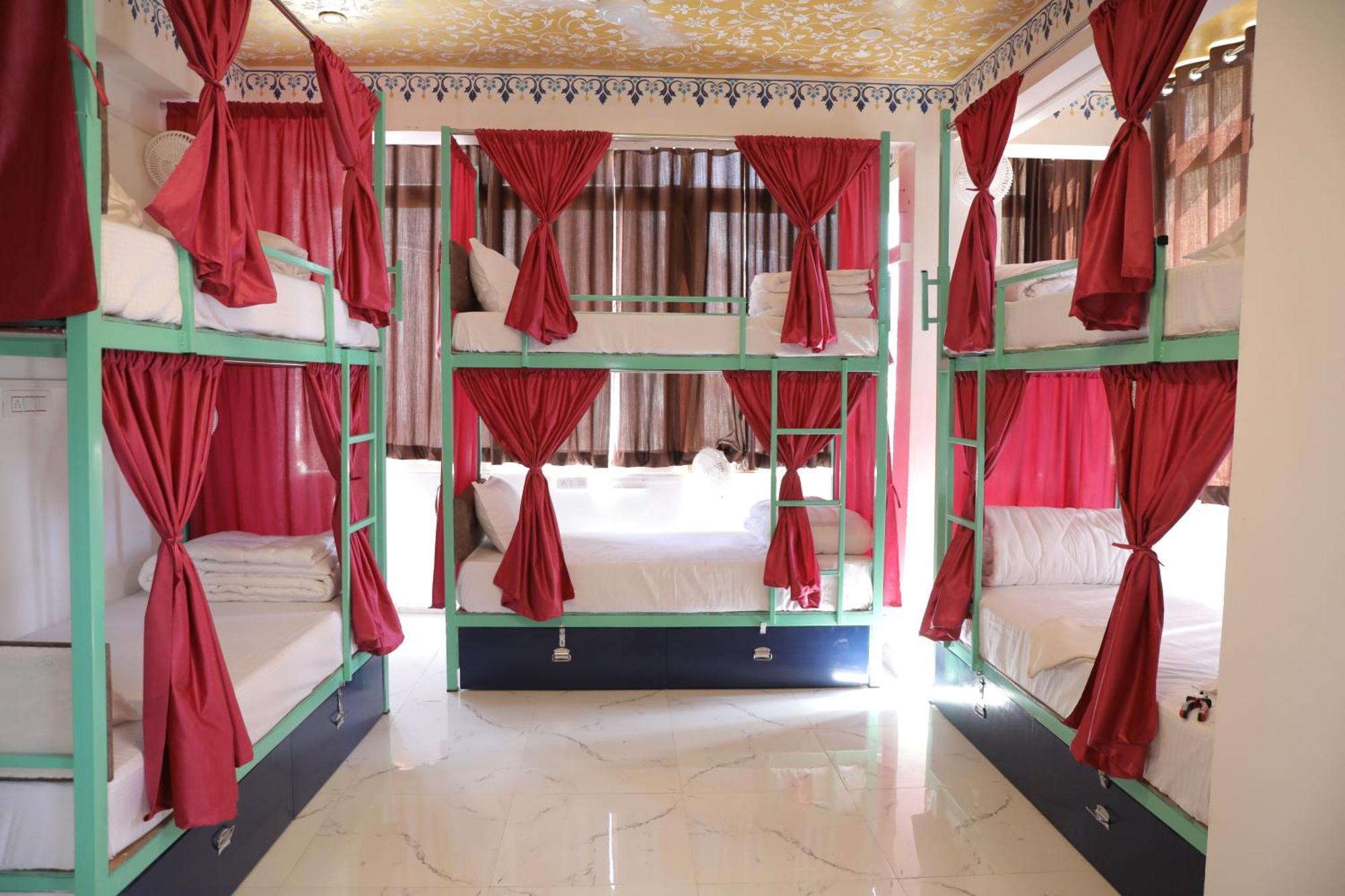Hostel Funky Bunky Удайпур Экстерьер фото