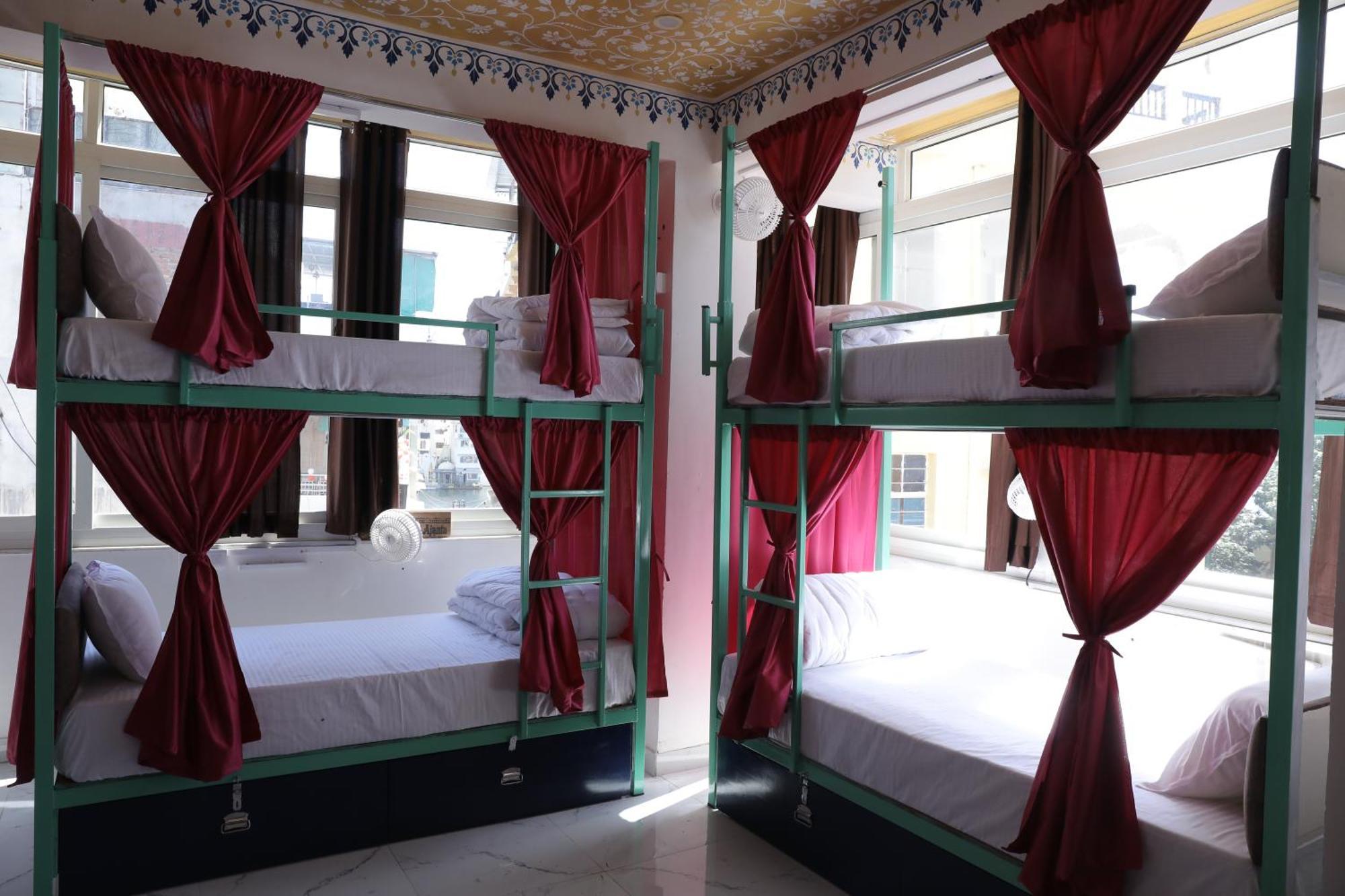 Hostel Funky Bunky Удайпур Экстерьер фото