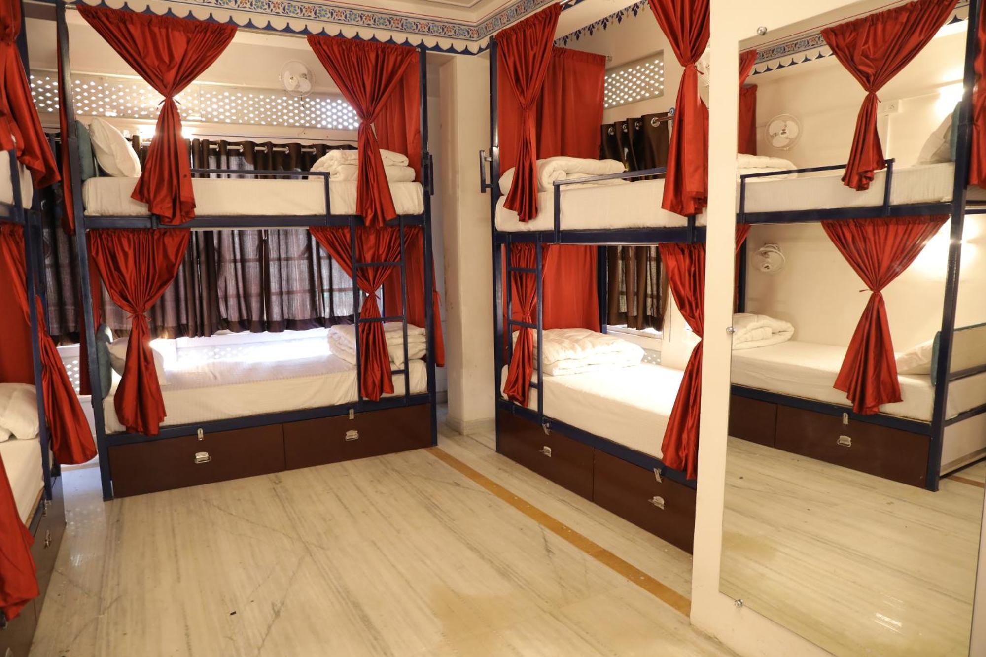 Hostel Funky Bunky Удайпур Экстерьер фото