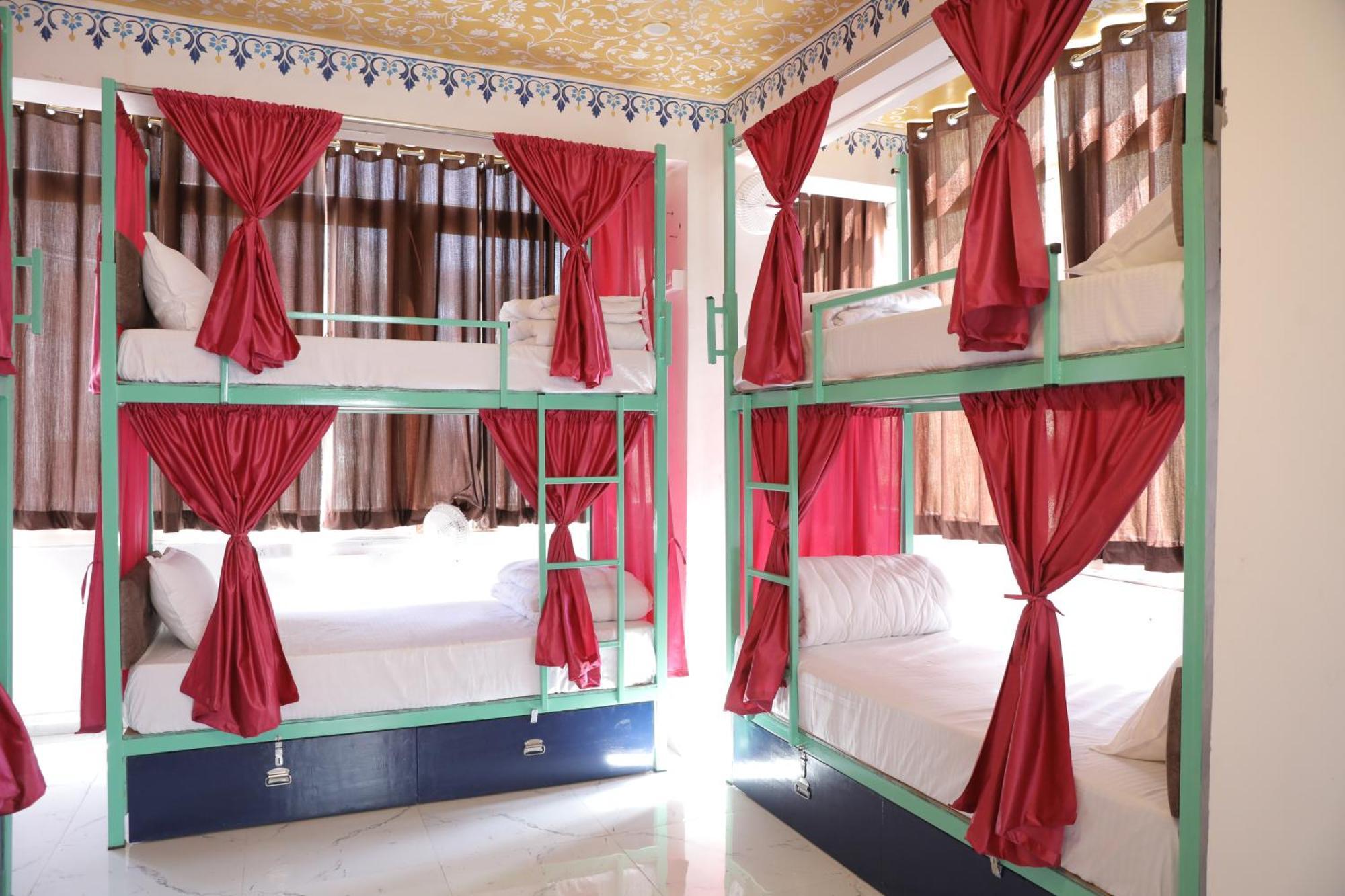Hostel Funky Bunky Удайпур Экстерьер фото