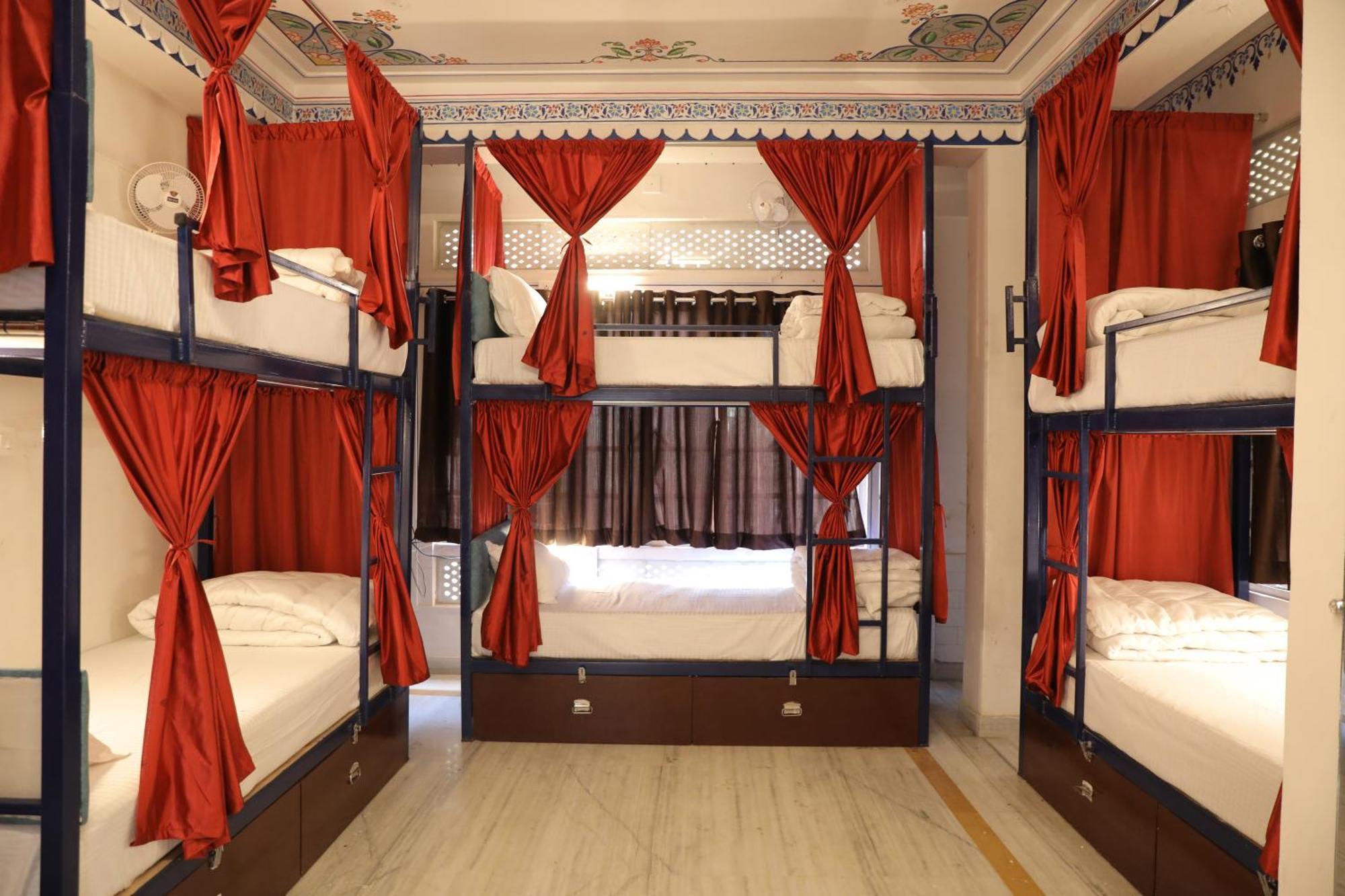 Hostel Funky Bunky Удайпур Экстерьер фото