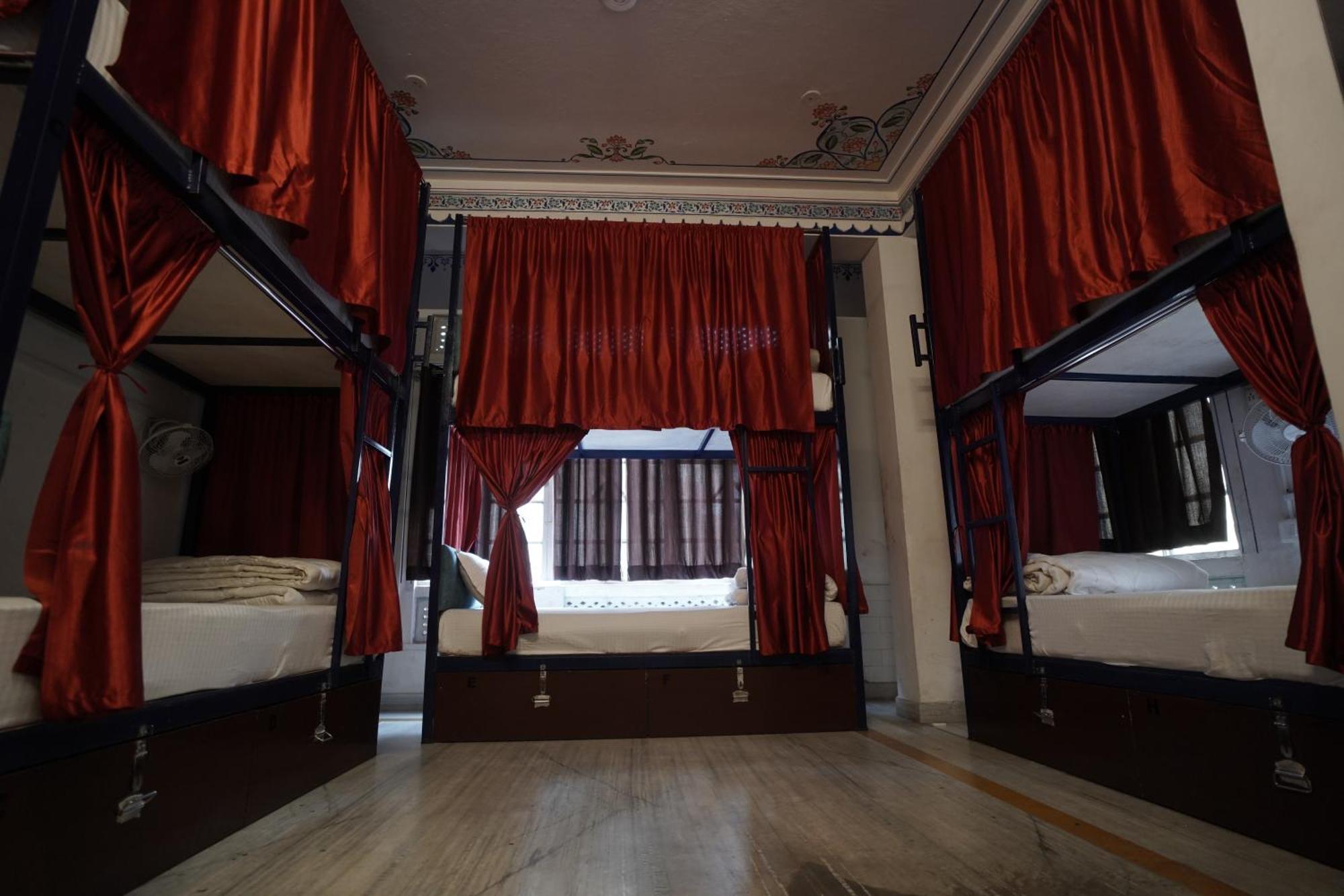 Hostel Funky Bunky Удайпур Экстерьер фото